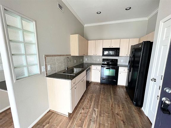 3rd image of 1441 East St Unit 301