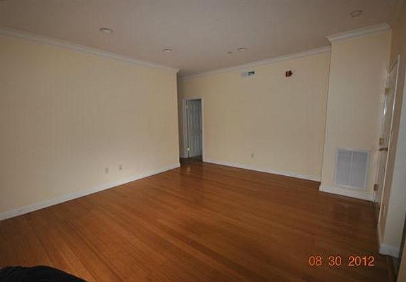 4th image of 678 Railroad Ave