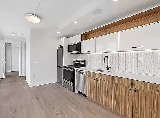 Rented by REAL New York | media 25