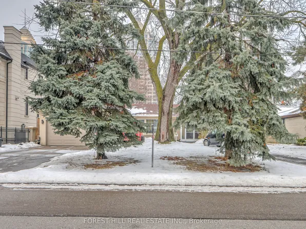 62 Northdale Rd, Toronto, ON M2L 2M1