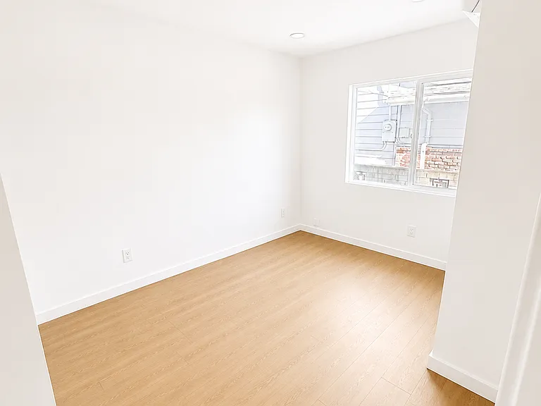 2585 Moonstone Dr — Photo 7