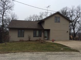 1202 E Ridge Dr, Brooklyn, IA 52211