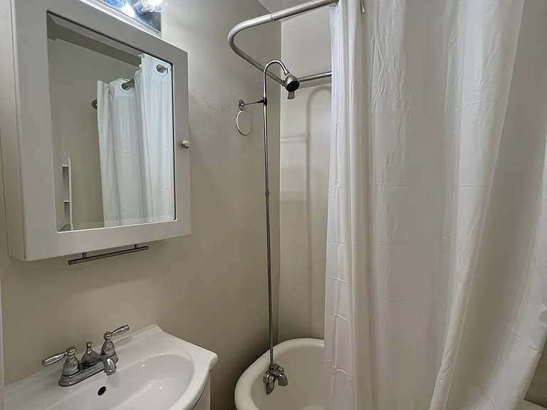 1105 Bush Street — Photo 8