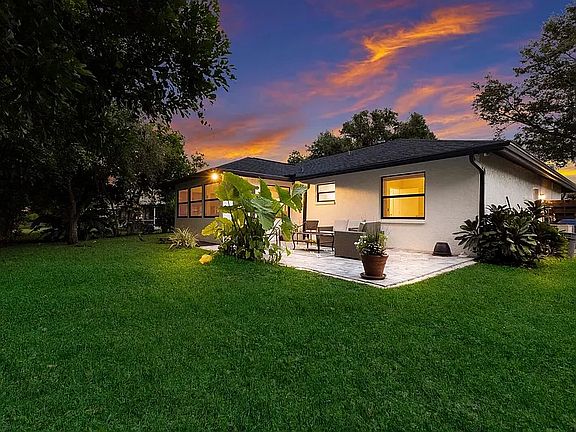 4th image of 1047 Deer Hollow Way
