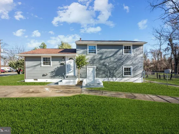 76 E Oak Ave, Lawnside, NJ 08045