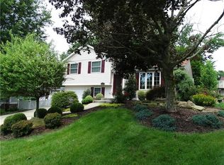 232 Woodhaven Dr, Bridgeville, PA
