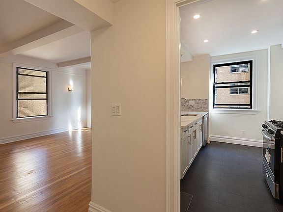 3rd image of 27 W 96th St APT 11B