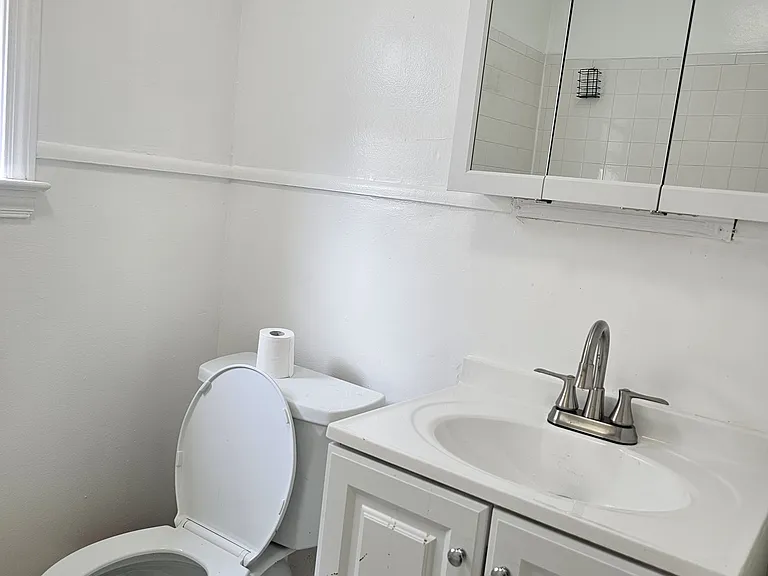 9013 La Crosse Ave #1B — Photo 1