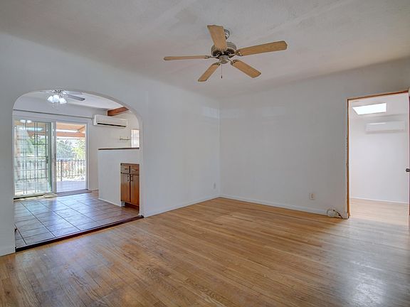 5th image of 303 Tulane Dr SE