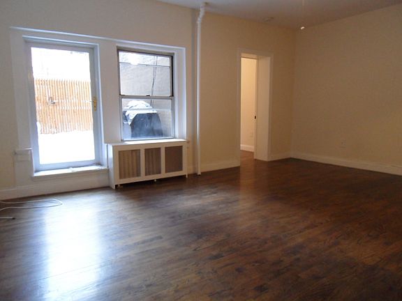 3rd image of 238 W 72nd St APT 2R
