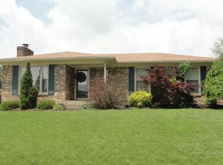 5902 Mount Everest Dr, Louisville, KY 40216