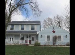 2528 Pleasant Dr, Cedar Falls, IA 50613