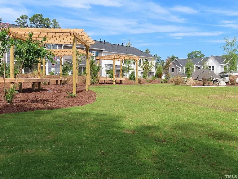 1528 Chirping Bird Ct — Photo 5
