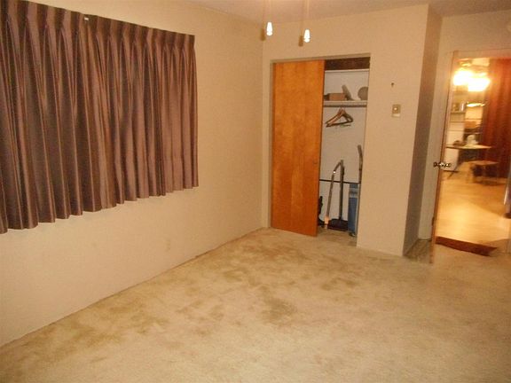 5th image of 450 N McCombs St
