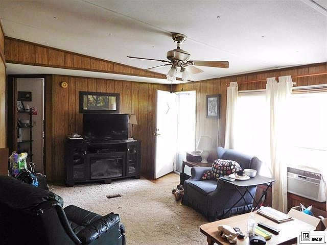 2nd image of 603 Sycamore Ln