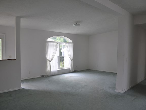 4th image of 8276 N Brookston Dr