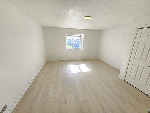 4th image of 50 Westhaven Dr