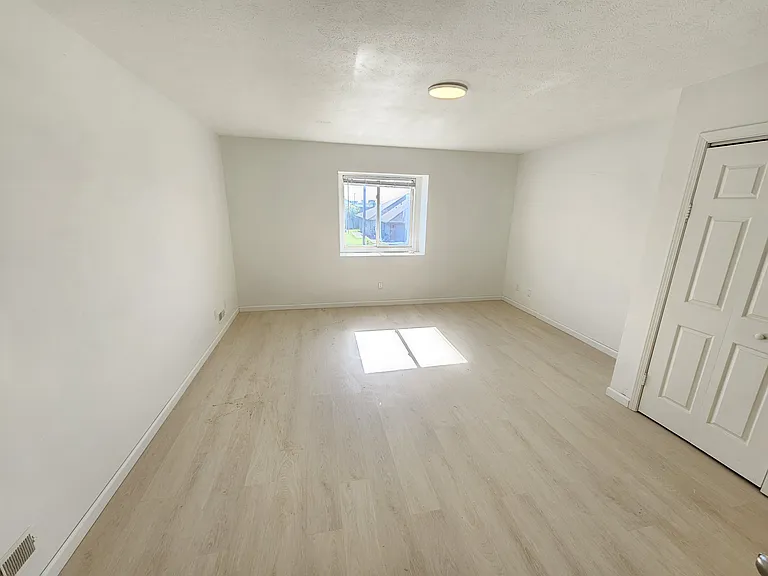 50 Westhaven Dr — Photo 4