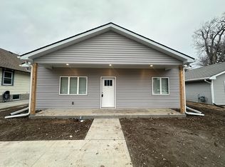 911 N 30th St, Lincoln, NE 68503