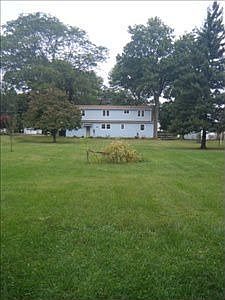 2nd image of 123 Miller St