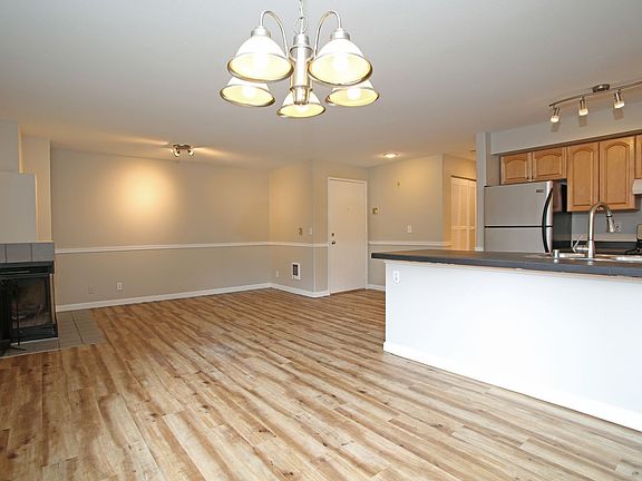 2nd image of 1726 Belmont Ave APT 301