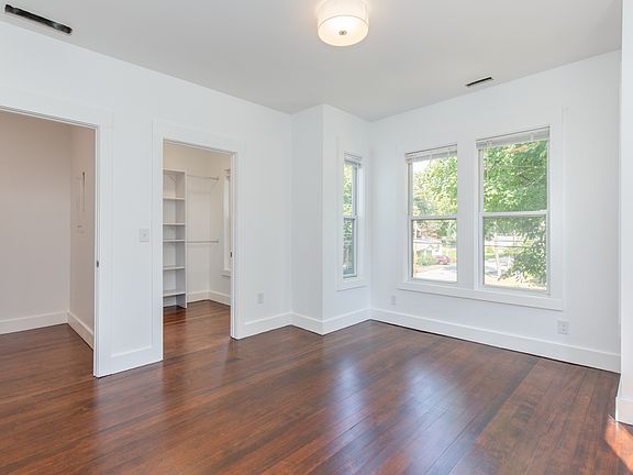 2nd image of 10-12 Stark St #3
