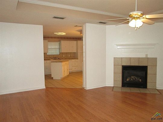 4th image of 11464 Hollyridge Dr