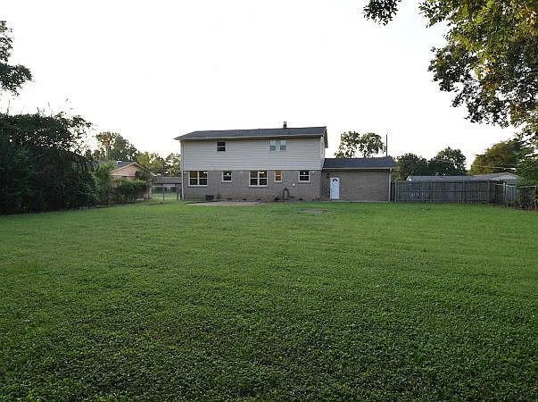 812 Farley Dr SE — Photo 4