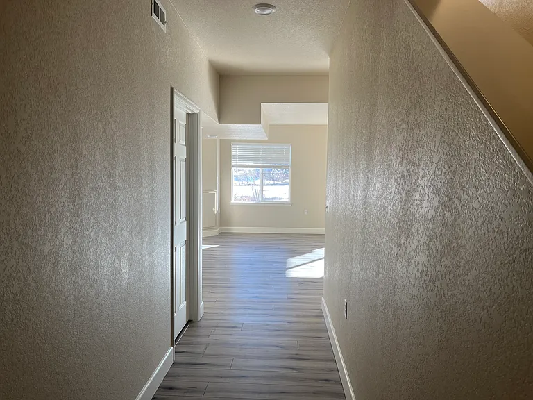 2465 Andrew Dr — Photo 23