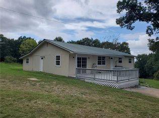 906 Skyline Dr, Huntsville, AR 72740