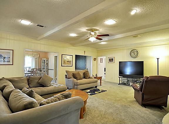 4th image of 4801 Wentworth Ct
