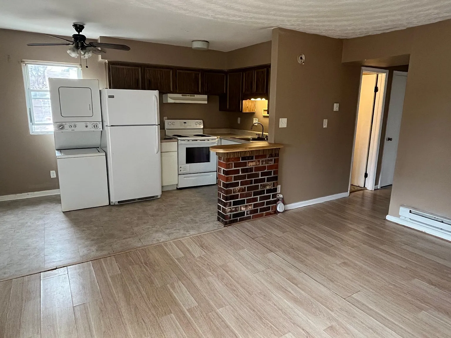 2 bed, 700 sqft, $1,200 — Photo 3