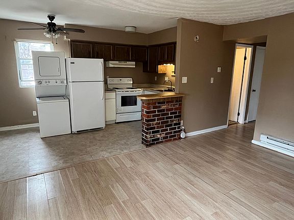 3rd image of 4660 Denver Ave #1