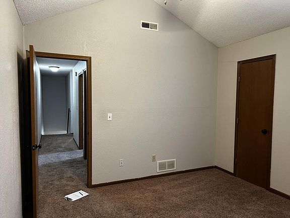 5th image of 503 NE Churchill St