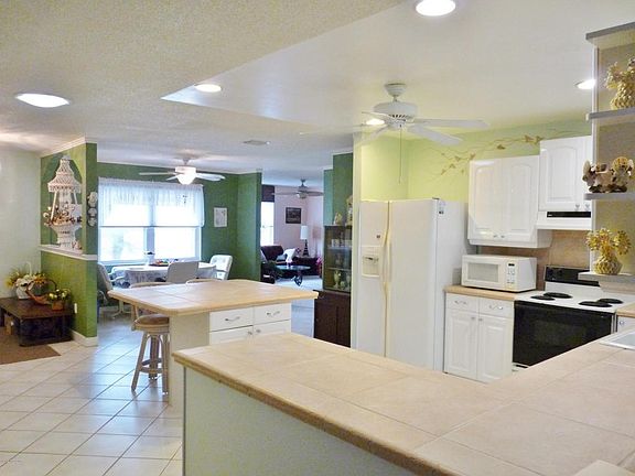 5th image of 625 Oak Park Cir