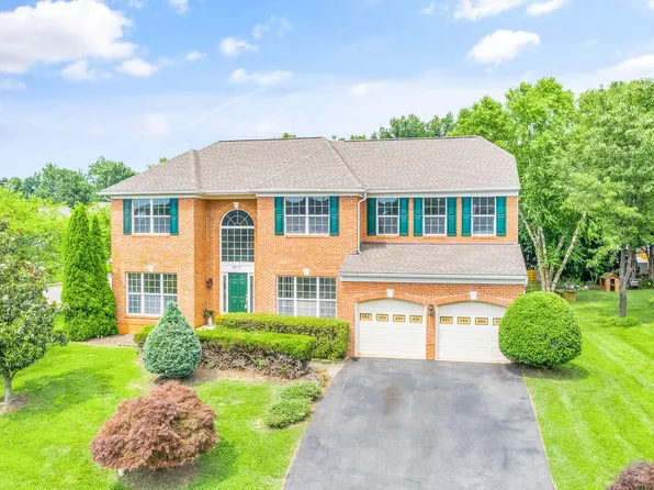 9410 Jack Dr, Manassas Park, VA 20111