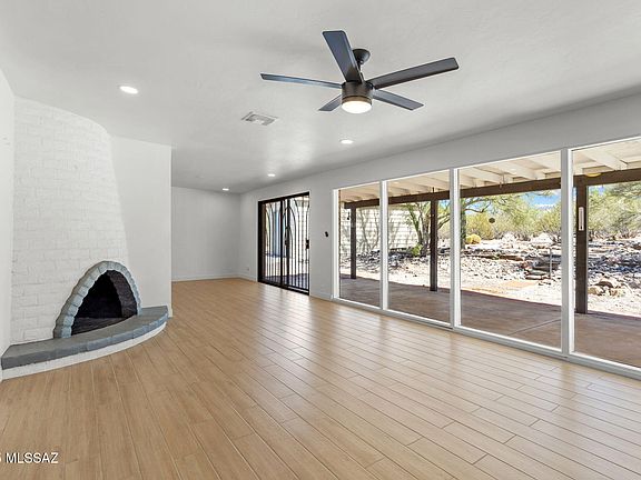 4th image of 9412 E Loma Linda Pl