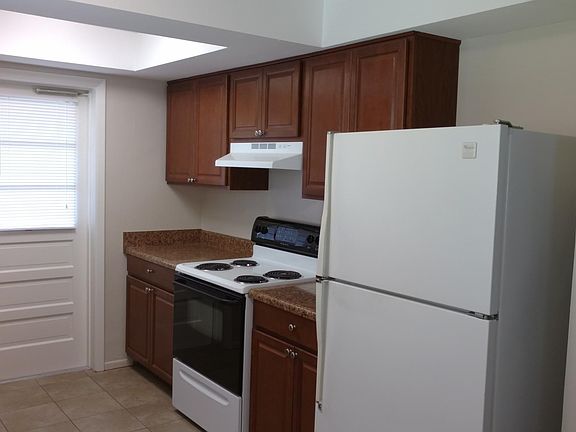 4th image of 502 N Saturn Ave