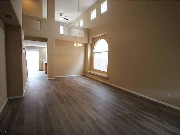 2nd image of 10312 Mountain Lodge Pl
