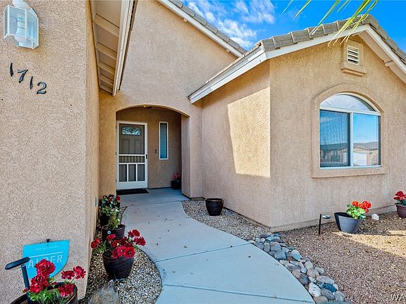 2nd image of 1712 E Desert Fern Way
