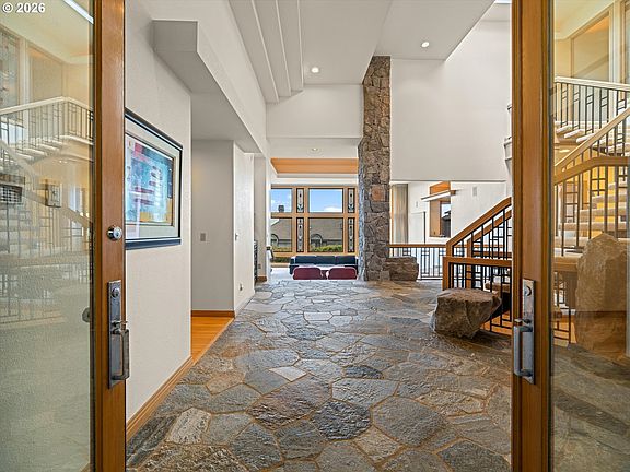 4th image of 1153 SW Fairfax Pl