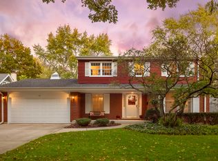 112 Pembroke Rd, Naperville, IL 60540