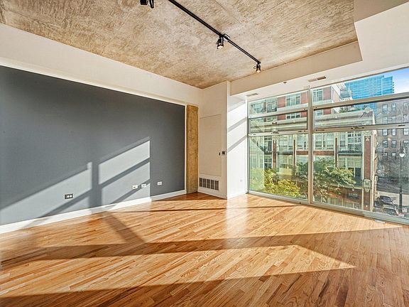 3rd image of 1620 S Michigan Ave Unit 312