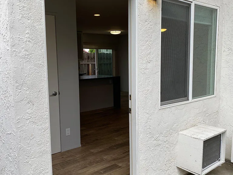 4511 Oregon St #1 — Photo 4