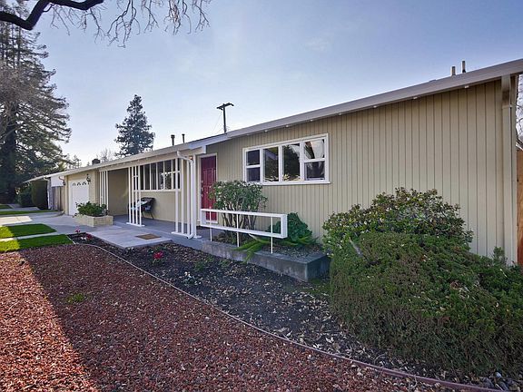 3rd image of 646 Los Olivos Dr