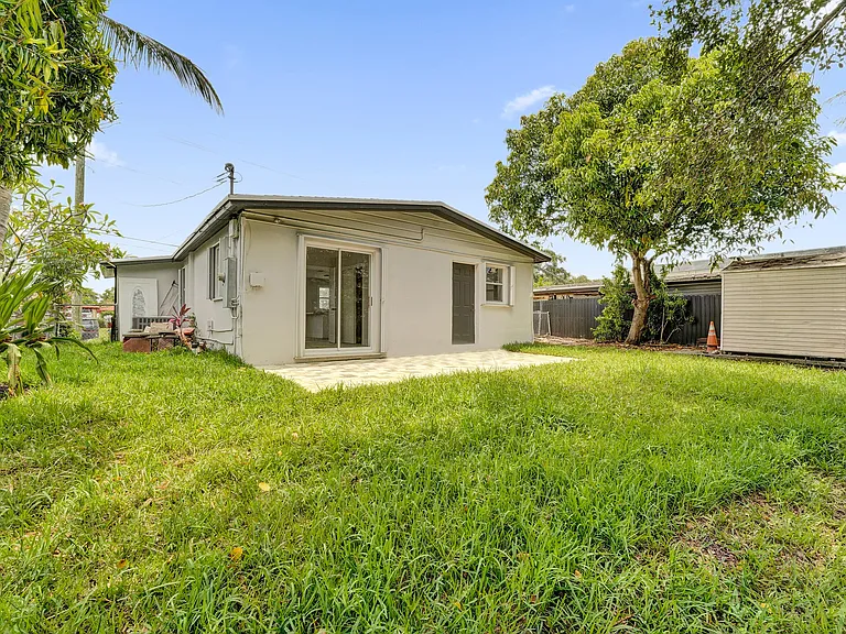 5601 SW 36th Ct — Photo 53