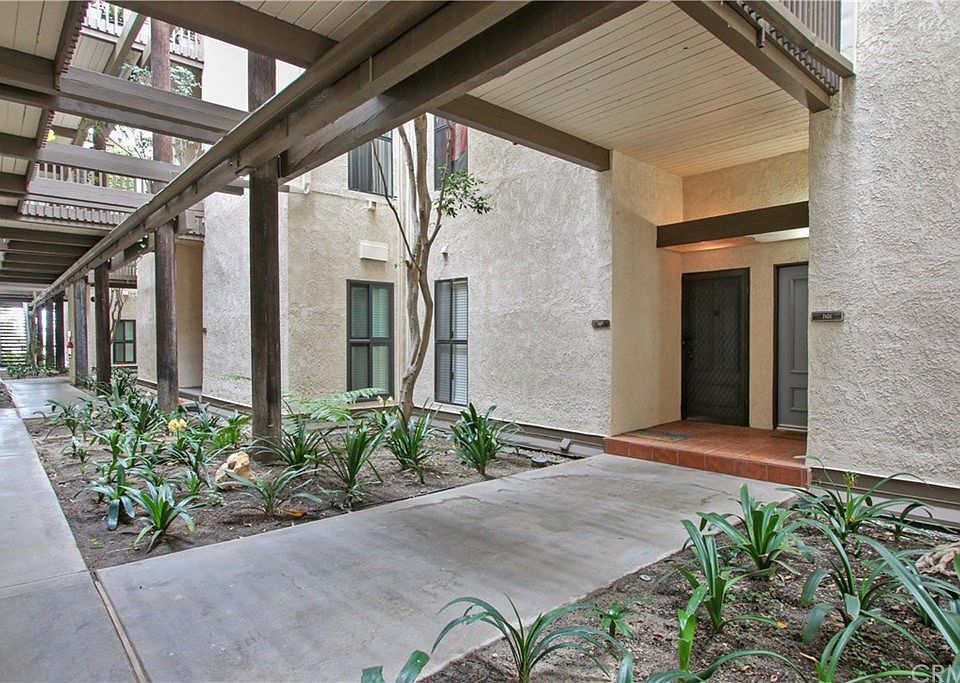 2nd image of 7101 Marina Pacifica Dr S