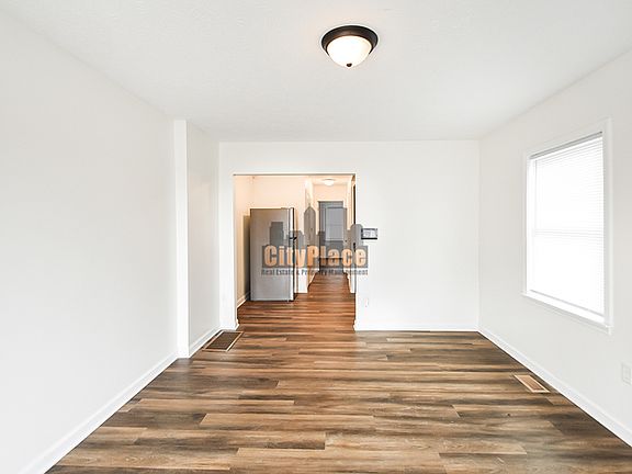 4th image of 3750 Hillside Ave