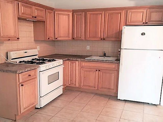 1st image of 823 Willoughby Ave #2