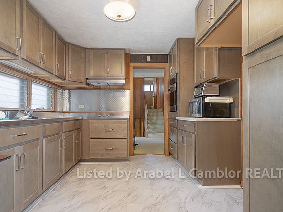 5th image of 129 Kapualani St